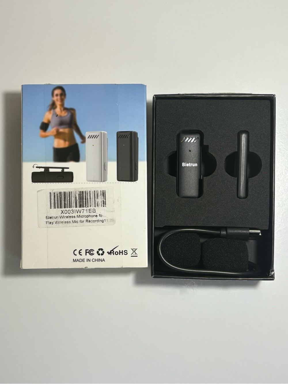 Bietrun Clip-On Wireless Lavalier Microphone - Black